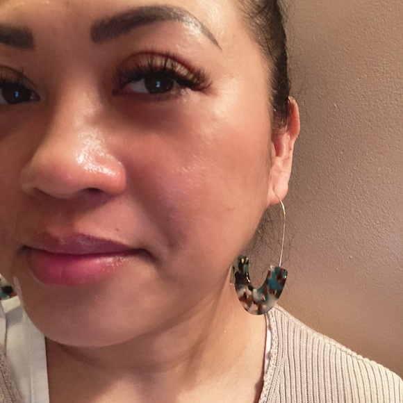 Geometric Dangle Earrings (Bloggers Favorite) - Picture 4 of 6